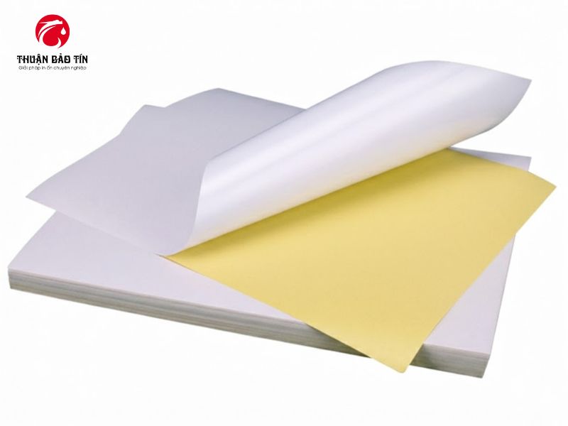 Giấy Decal đế vàng A4 dễ bóc dán, keo bám chắc trên nhiều bề mặt