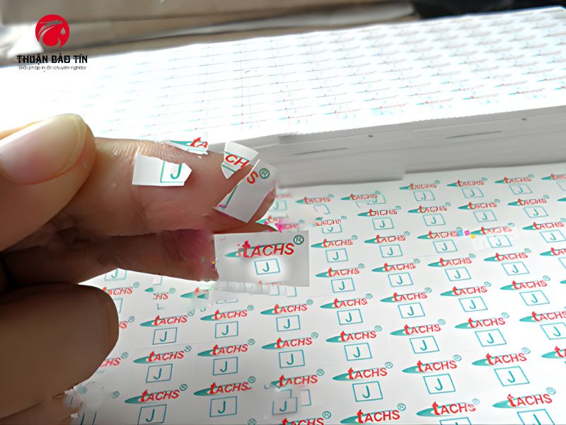 Giấy Decal tem bảo hành A4 chất lượng cao, bề mặt mịn dễ in ấn.