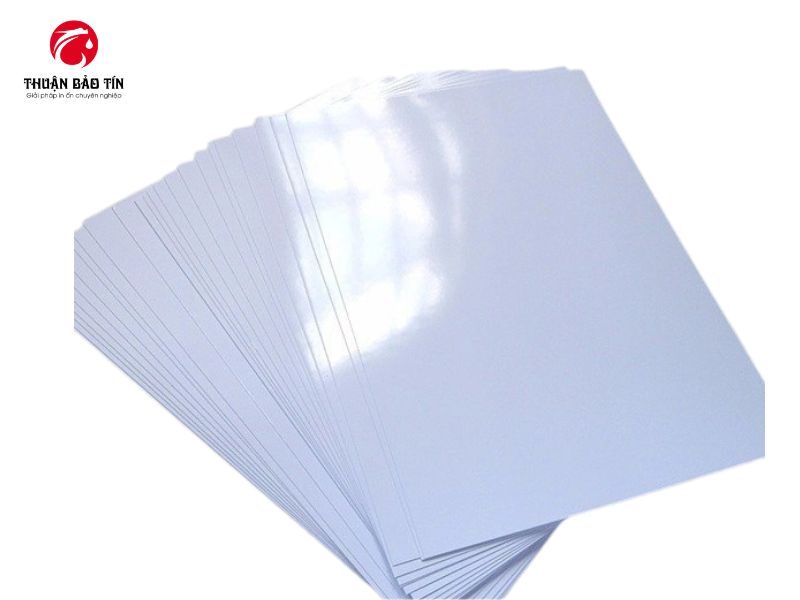 Ứng dụng giấy in ảnh 2 mặt bóng 230gsm A4 để in menu nhà hàng sang trọng