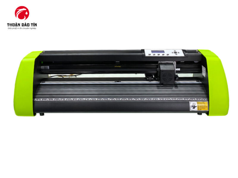 Máy cắt bế decal Refine AC721 dò 4 điểm, bế hình sau in chính xác.