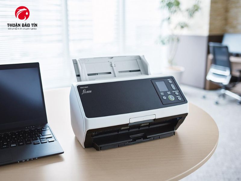 Máy scan Fujitsu fi-8190 (PA03810-B001) tại văn phòng doanh nghiệp