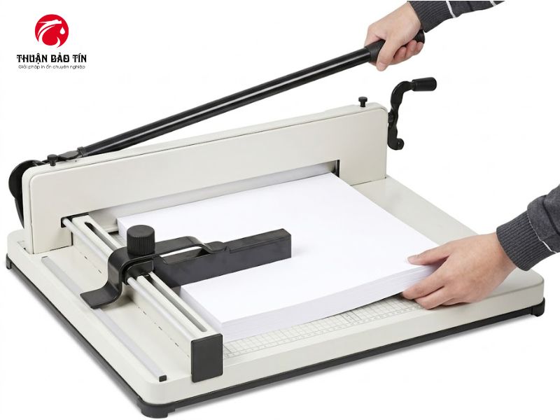 Thuận Bảo Tín cung cấp bàn cắt giấy Bosser 858 A3 giá tốt nhất thị trường.