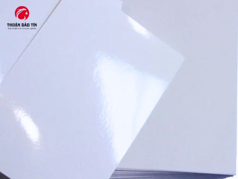Giấy in ảnh 2 mặt bóng 210gsm A4 giúp in menu nhà hàng sang trọng và bền màu