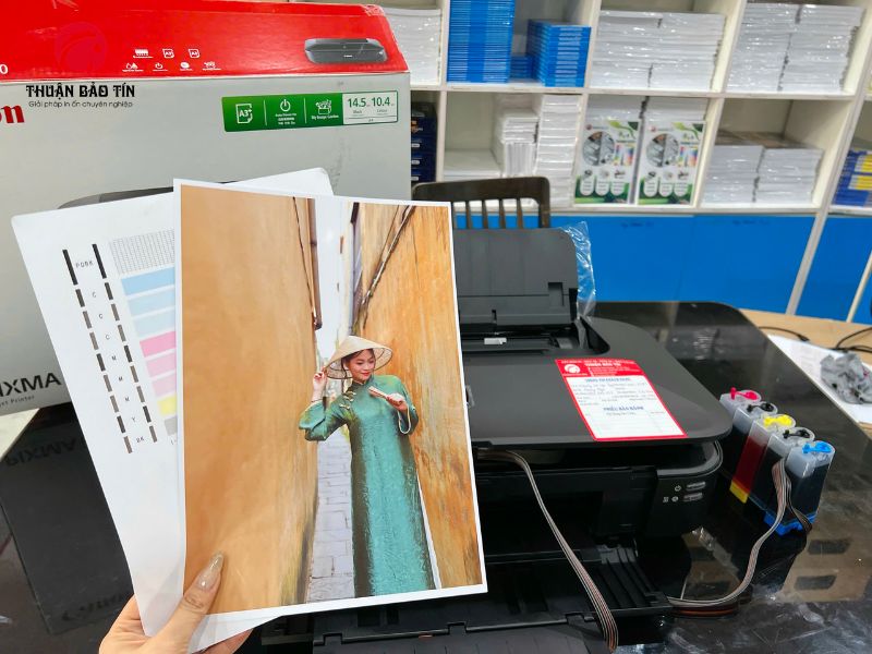 In photobook chuyên nghiệp với giấy in ảnh 2 mặt bóng 260g khổ A4 bền màu.