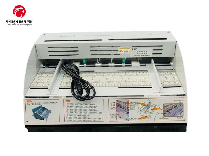 Máy cấn răng cưa hóa đơn A3 tạo đường xé sắc nét, đều và chuyên nghiệp cho hóa đơn và chứng từ.