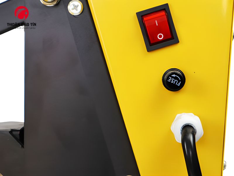 Quá trình ép áo bằng máy ép nhiệt phẳng 38x38 cho hình in sắc nét