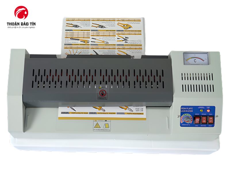 Máy ép Plastic YT320 hoạt động êm ái, phù hợp sử dụng liên tục